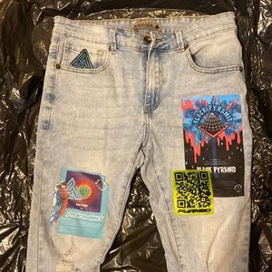 Black pyramid , skinny jeans , waist 32